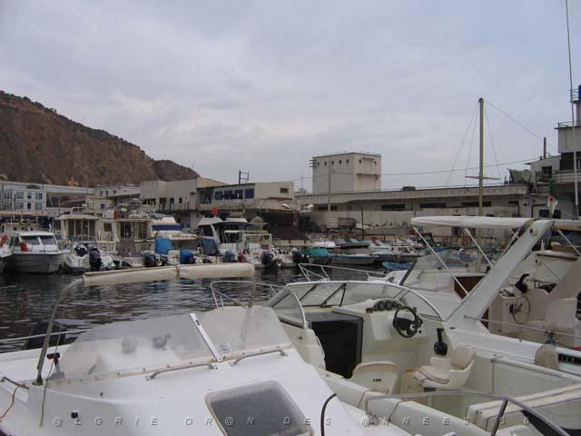 VOYAGE ORAN SEPTEMBRE 2006 115 13 sept. 06 - matin -  PORT DE PLAISANCE.JPG
